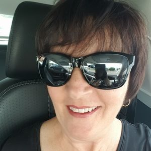 Meet your Posher, Pam